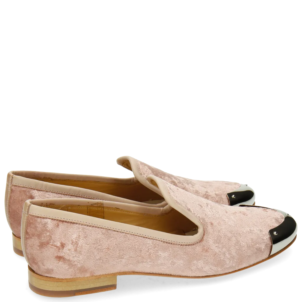 Claire 6