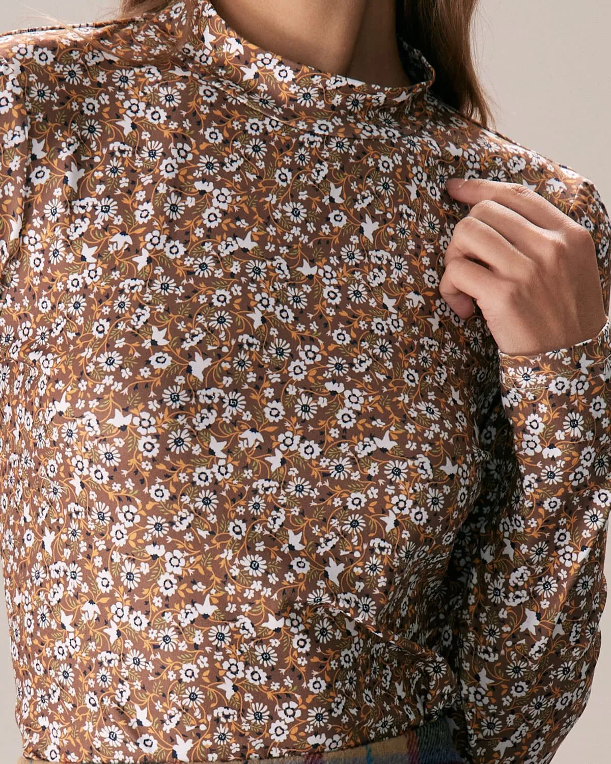 The Brown Mock Neck Floral Daisy Print Tee